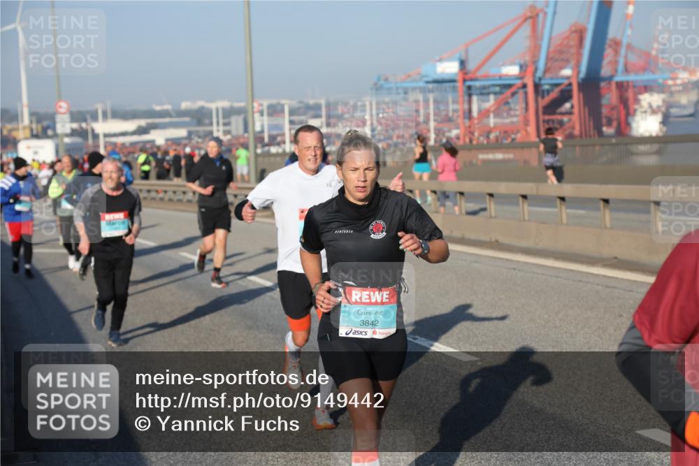 03.10.2025 - Köhlbrandbrückenlauf Yannick Fuchs http://msf.ph/oto/9149442 03.10.2025 08:41:07 Position 2 3842 meine-sportfotos.de
