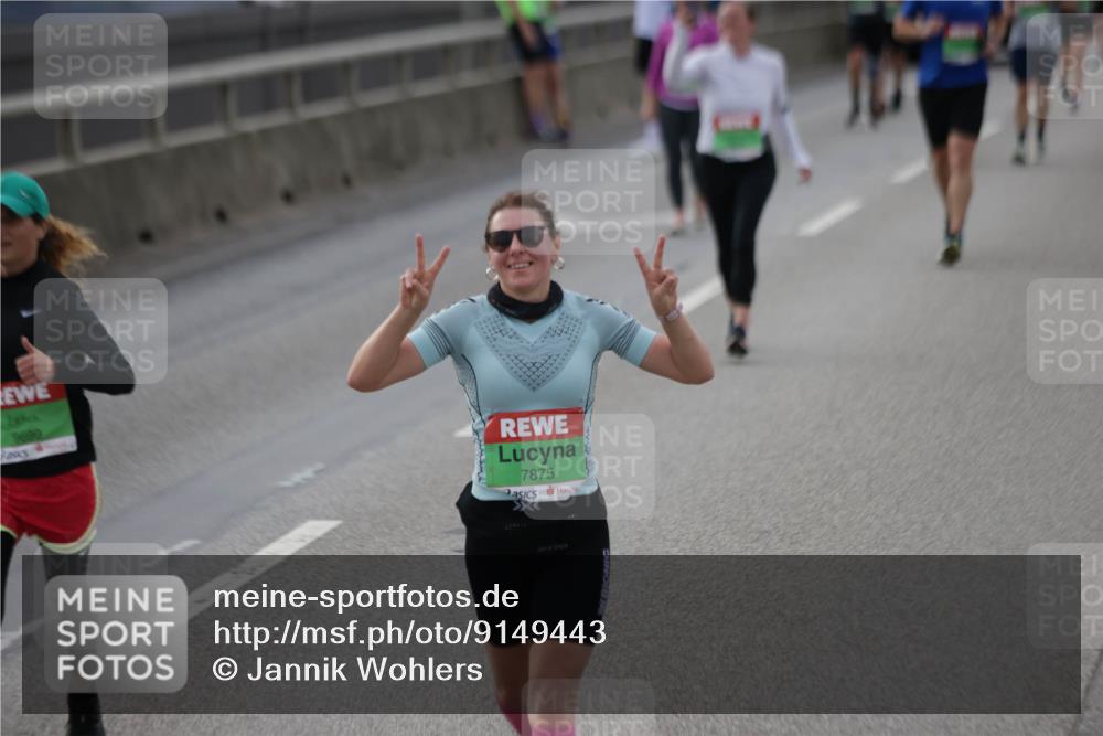 03.10.2025 - Köhlbrandbrückenlauf Jannik Wohlers http://msf.ph/oto/9149443 03.10.2025 15:53:59 Position 1 996999, 7875 meine-sportfotos.de