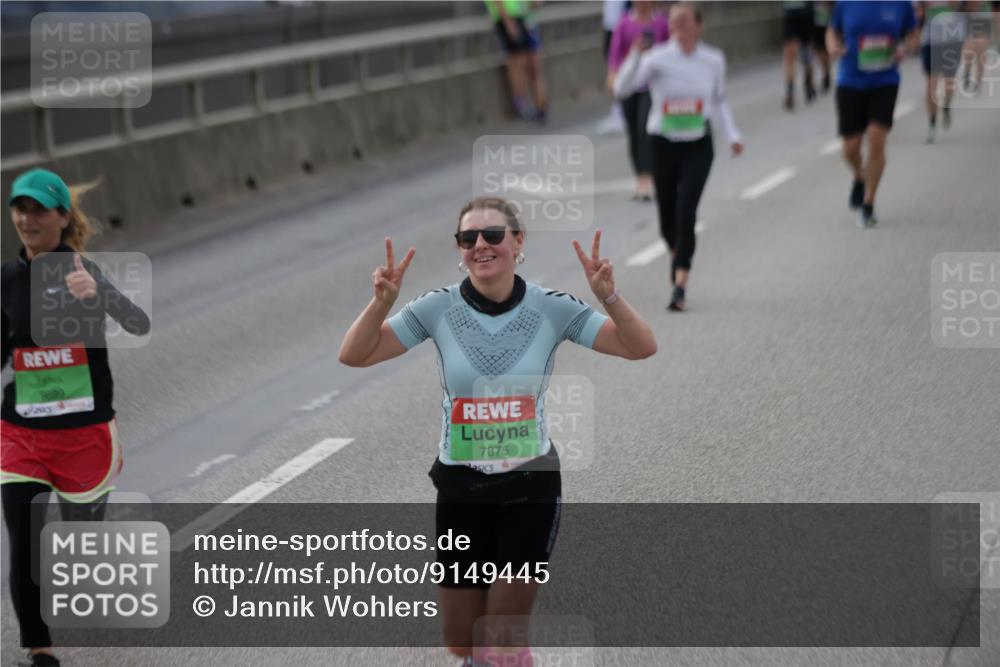 03.10.2025 - Köhlbrandbrückenlauf Jannik Wohlers http://msf.ph/oto/9149445 03.10.2025 15:53:59 Position 1 9699, 7875, 272 meine-sportfotos.de