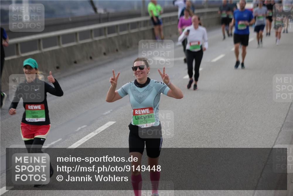 03.10.2025 - Köhlbrandbrückenlauf Jannik Wohlers http://msf.ph/oto/9149448 03.10.2025 15:53:59 Position 1 9699, 7875 meine-sportfotos.de