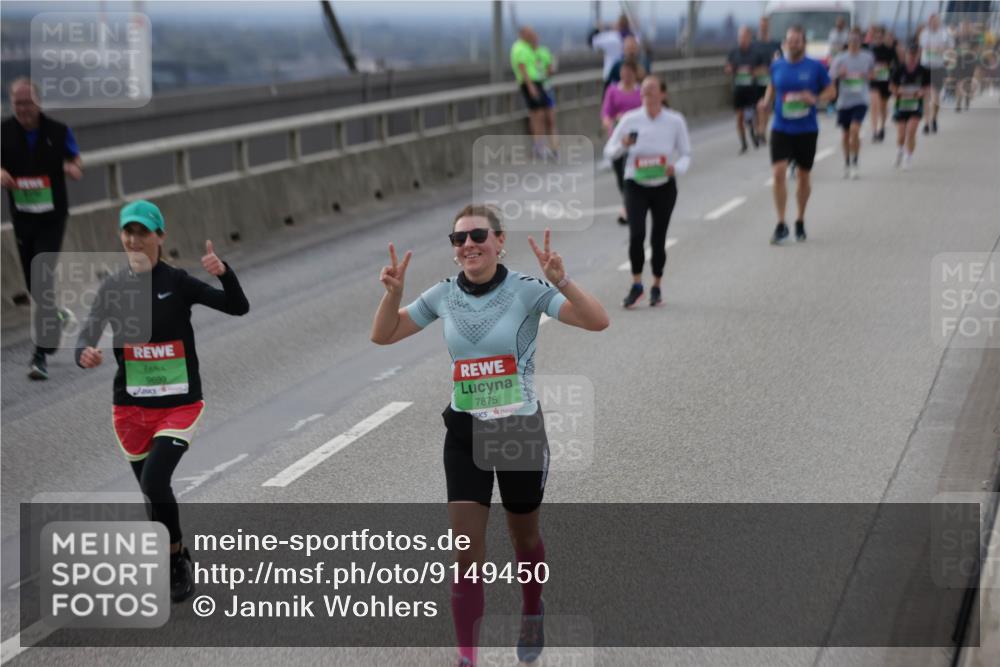 03.10.2025 - Köhlbrandbrückenlauf Jannik Wohlers http://msf.ph/oto/9149450 03.10.2025 15:53:59 Position 1 9699, 7875 meine-sportfotos.de
