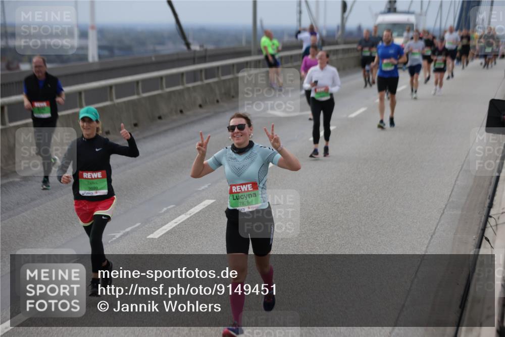03.10.2025 - Köhlbrandbrückenlauf Jannik Wohlers http://msf.ph/oto/9149451 03.10.2025 15:53:59 Position 1 9699, 7875 meine-sportfotos.de