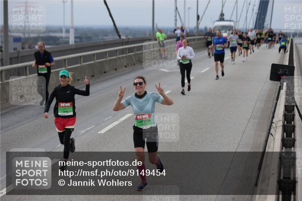 03.10.2025 - Köhlbrandbrückenlauf Jannik Wohlers http://msf.ph/oto/9149454 03.10.2025 15:53:59 Position 1 9699, 7875 meine-sportfotos.de