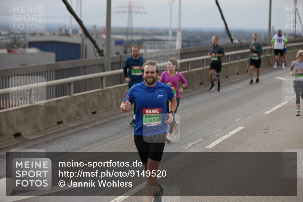 03.10.2025 - Köhlbrandbrückenlauf Jannik Wohlers http://msf.ph/oto/9149520 03.10.2025 15:54:06 Position 1 9252 meine-sportfotos.de