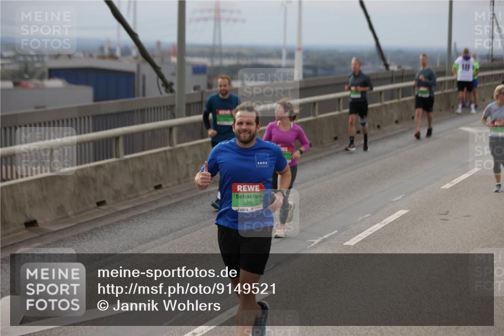 03.10.2025 - Köhlbrandbrückenlauf Jannik Wohlers http://msf.ph/oto/9149521 03.10.2025 15:54:06 Position 1 9252 meine-sportfotos.de