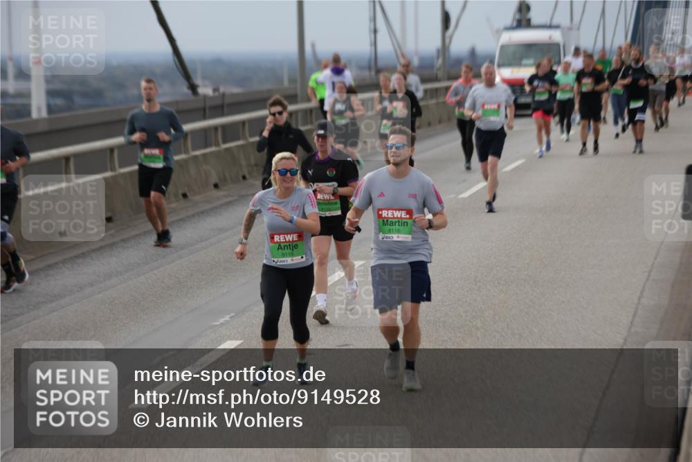 03.10.2025 - Köhlbrandbrückenlauf Jannik Wohlers http://msf.ph/oto/9149528 03.10.2025 15:54:08 Position 1 8115, 8116 meine-sportfotos.de