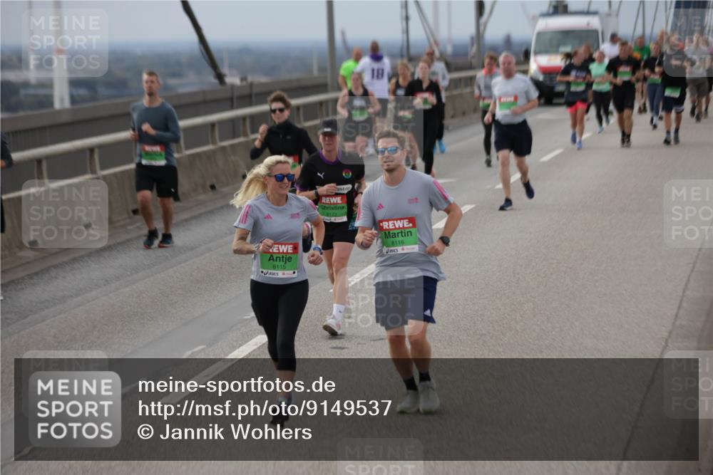 03.10.2025 - Köhlbrandbrückenlauf Jannik Wohlers http://msf.ph/oto/9149537 03.10.2025 15:54:09 Position 1 8115, 18, 8173, 8116 meine-sportfotos.de