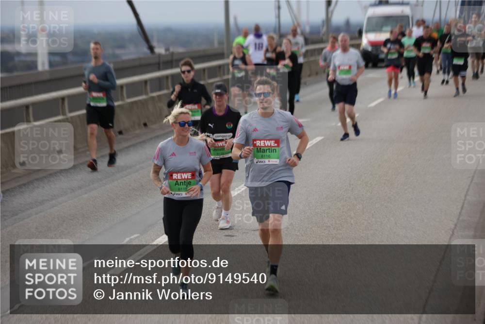 03.10.2025 - Köhlbrandbrückenlauf Jannik Wohlers http://msf.ph/oto/9149540 03.10.2025 15:54:09 Position 1 8115, 18, 8123, 8116 meine-sportfotos.de
