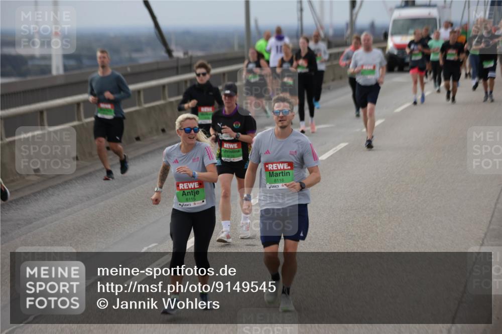 03.10.2025 - Köhlbrandbrückenlauf Jannik Wohlers http://msf.ph/oto/9149545 03.10.2025 15:54:09 Position 1 8115, 8173, 8116 meine-sportfotos.de