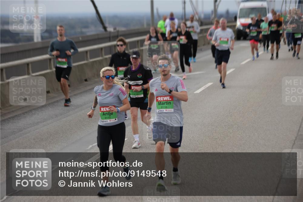 03.10.2025 - Köhlbrandbrückenlauf Jannik Wohlers http://msf.ph/oto/9149548 03.10.2025 15:54:09 Position 1 8115, 8173, 8116 meine-sportfotos.de