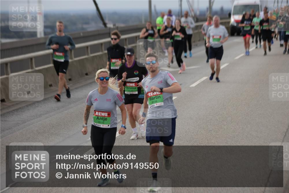 03.10.2025 - Köhlbrandbrückenlauf Jannik Wohlers http://msf.ph/oto/9149550 03.10.2025 15:54:09 Position 1 8115, 8173, 8116 meine-sportfotos.de