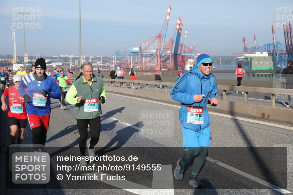 03.10.2025 - Köhlbrandbrückenlauf Yannick Fuchs http://msf.ph/oto/9149555 03.10.2025 08:41:14 Position 2 1477, 3121, 3120, 1328 meine-sportfotos.de