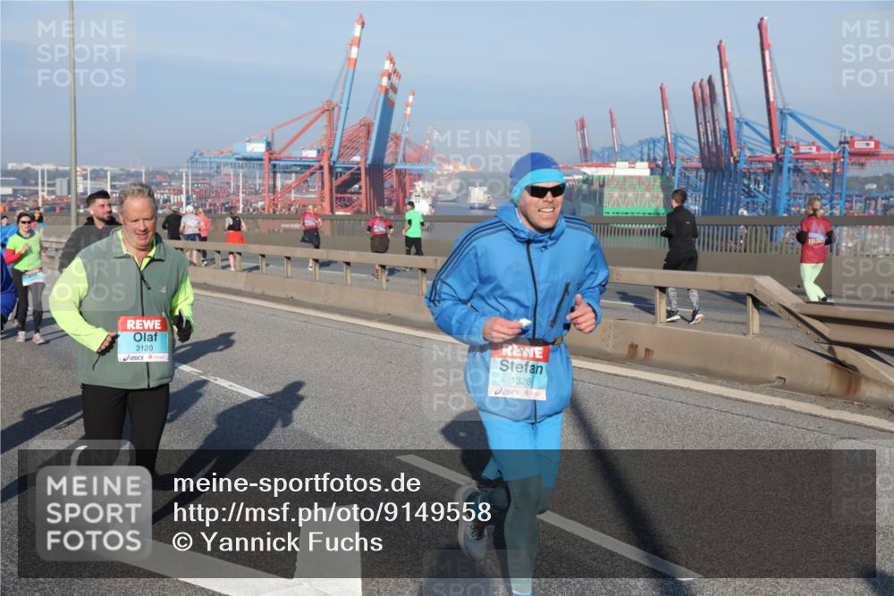 03.10.2025 - Köhlbrandbrückenlauf Yannick Fuchs http://msf.ph/oto/9149558 03.10.2025 08:41:15 Position 2 3120, 1328, 202 meine-sportfotos.de