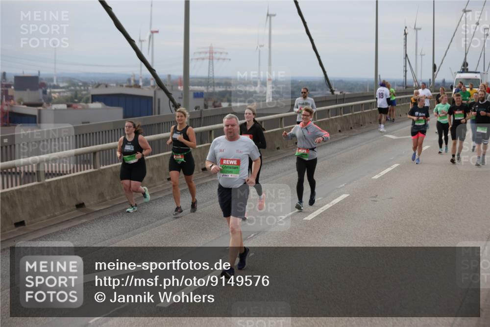 03.10.2025 - Köhlbrandbrückenlauf Jannik Wohlers http://msf.ph/oto/9149576 03.10.2025 15:54:16 Position 1 361, 56, 7586, 18 meine-sportfotos.de