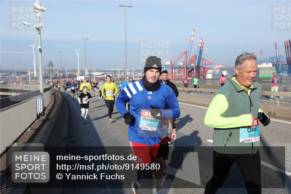 03.10.2025 - Köhlbrandbrückenlauf Yannick Fuchs http://msf.ph/oto/9149580 03.10.2025 08:41:16 Position 2 3121, 3120 meine-sportfotos.de