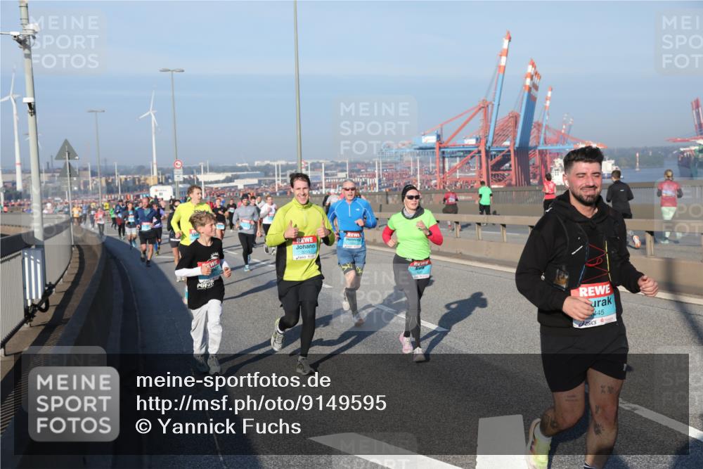 03.10.2025 - Köhlbrandbrückenlauf Yannick Fuchs http://msf.ph/oto/9149595 03.10.2025 08:41:17 Position 2 3233, 445 meine-sportfotos.de
