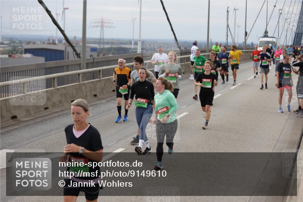 03.10.2025 - Köhlbrandbrückenlauf Jannik Wohlers http://msf.ph/oto/9149610 03.10.2025 15:54:22 Position 1 8325 meine-sportfotos.de