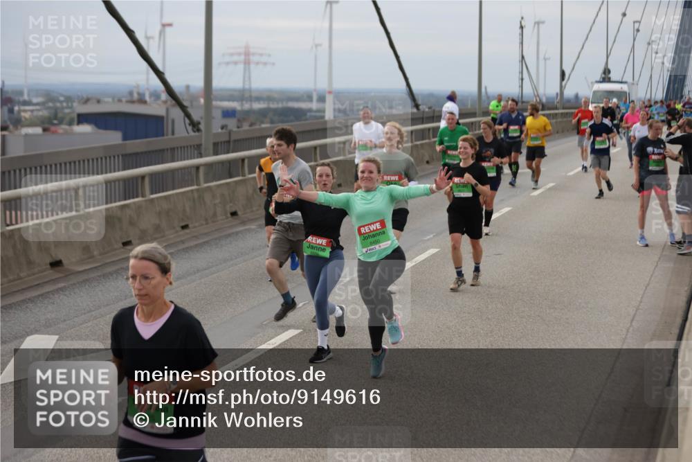 03.10.2025 - Köhlbrandbrückenlauf Jannik Wohlers http://msf.ph/oto/9149616 03.10.2025 15:54:23 Position 1 325, 8450 meine-sportfotos.de