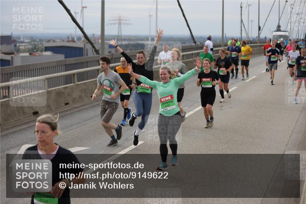 03.10.2025 - Köhlbrandbrückenlauf Jannik Wohlers http://msf.ph/oto/9149622 03.10.2025 15:54:23 Position 1 8326, 8450 meine-sportfotos.de