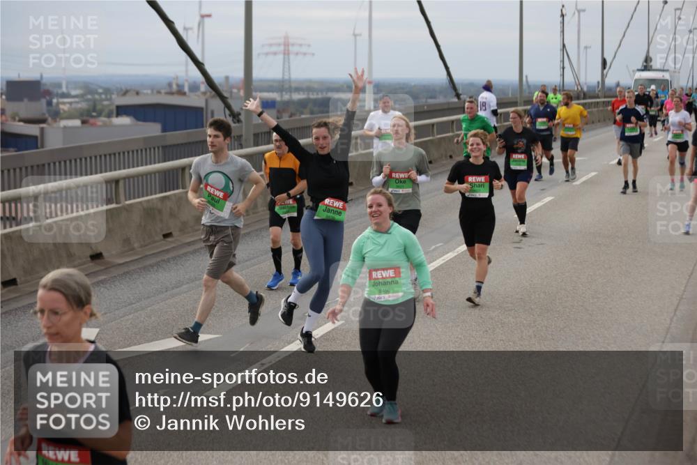 03.10.2025 - Köhlbrandbrückenlauf Jannik Wohlers http://msf.ph/oto/9149626 03.10.2025 15:54:23 Position 1 8839, 8450, 18 meine-sportfotos.de