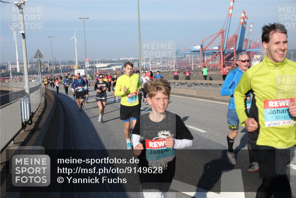 03.10.2025 - Köhlbrandbrückenlauf Yannick Fuchs http://msf.ph/oto/9149628 03.10.2025 08:41:19 Position 2 1173, 3233 meine-sportfotos.de