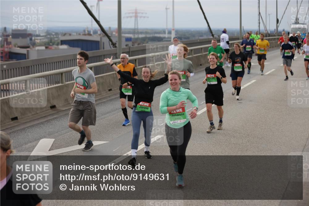 03.10.2025 - Köhlbrandbrückenlauf Jannik Wohlers http://msf.ph/oto/9149631 03.10.2025 15:54:23 Position 1 8450 meine-sportfotos.de