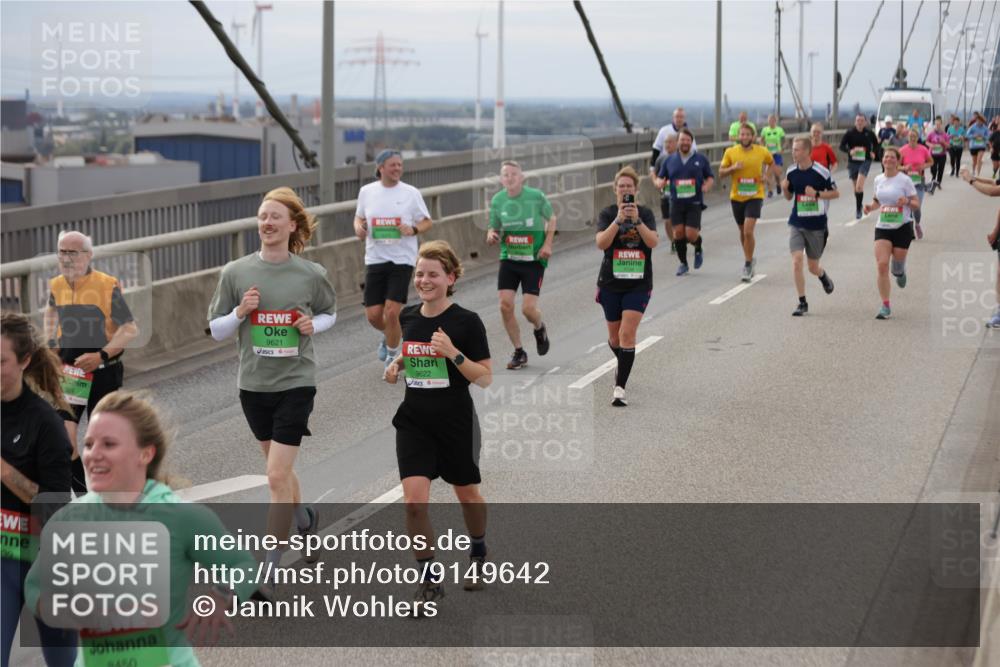 03.10.2025 - Köhlbrandbrückenlauf Jannik Wohlers http://msf.ph/oto/9149642 03.10.2025 15:54:25 Position 1 450, 9621, 9622 meine-sportfotos.de
