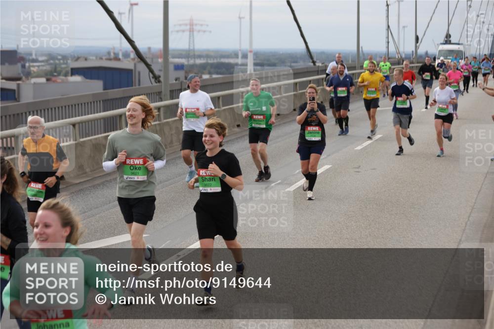 03.10.2025 - Köhlbrandbrückenlauf Jannik Wohlers http://msf.ph/oto/9149644 03.10.2025 15:54:25 Position 1 9621, 9622 meine-sportfotos.de