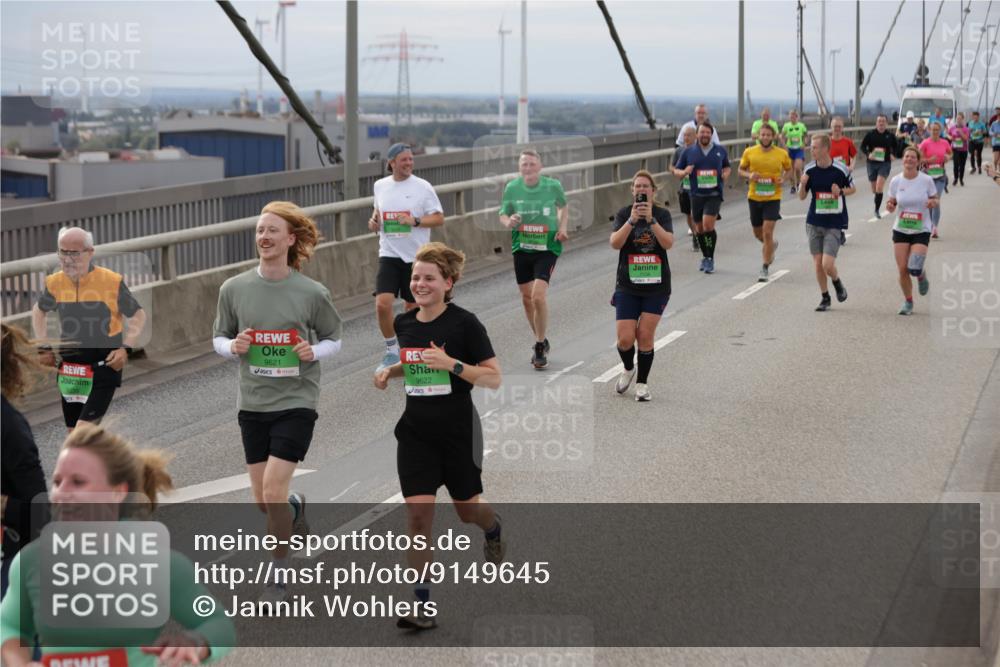 03.10.2025 - Köhlbrandbrückenlauf Jannik Wohlers http://msf.ph/oto/9149645 03.10.2025 15:54:25 Position 1 9621, 9622 meine-sportfotos.de