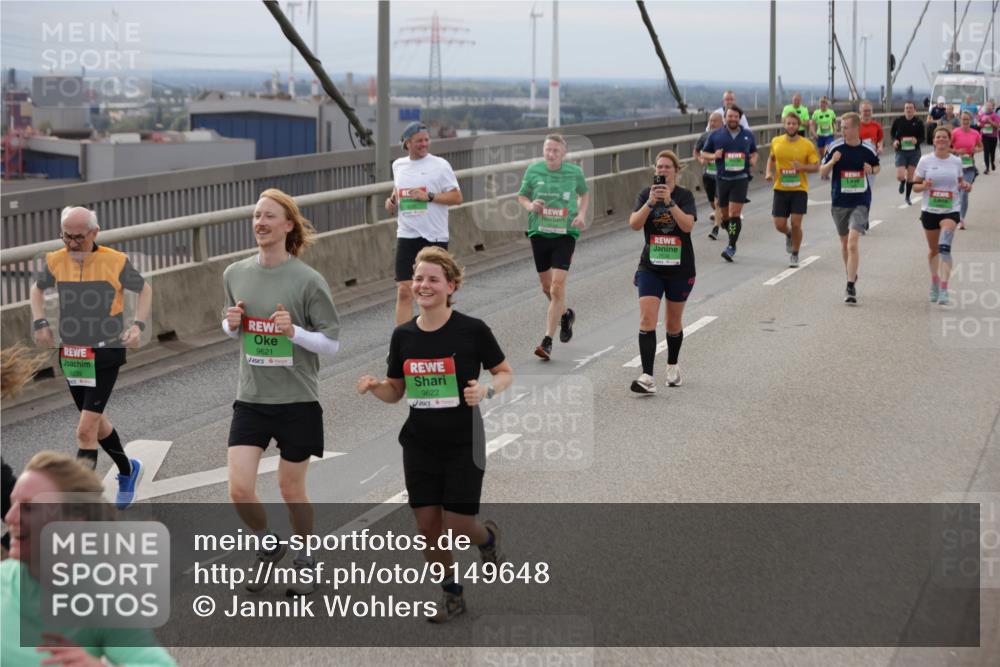 03.10.2025 - Köhlbrandbrückenlauf Jannik Wohlers http://msf.ph/oto/9149648 03.10.2025 15:54:25 Position 1 9239, 9621, 9622 meine-sportfotos.de
