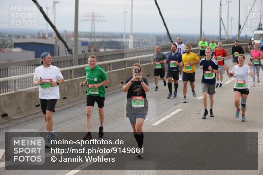 03.10.2025 - Köhlbrandbrückenlauf Jannik Wohlers http://msf.ph/oto/9149661 03.10.2025 15:54:26 Position 1 9225, 9610, 7538 meine-sportfotos.de