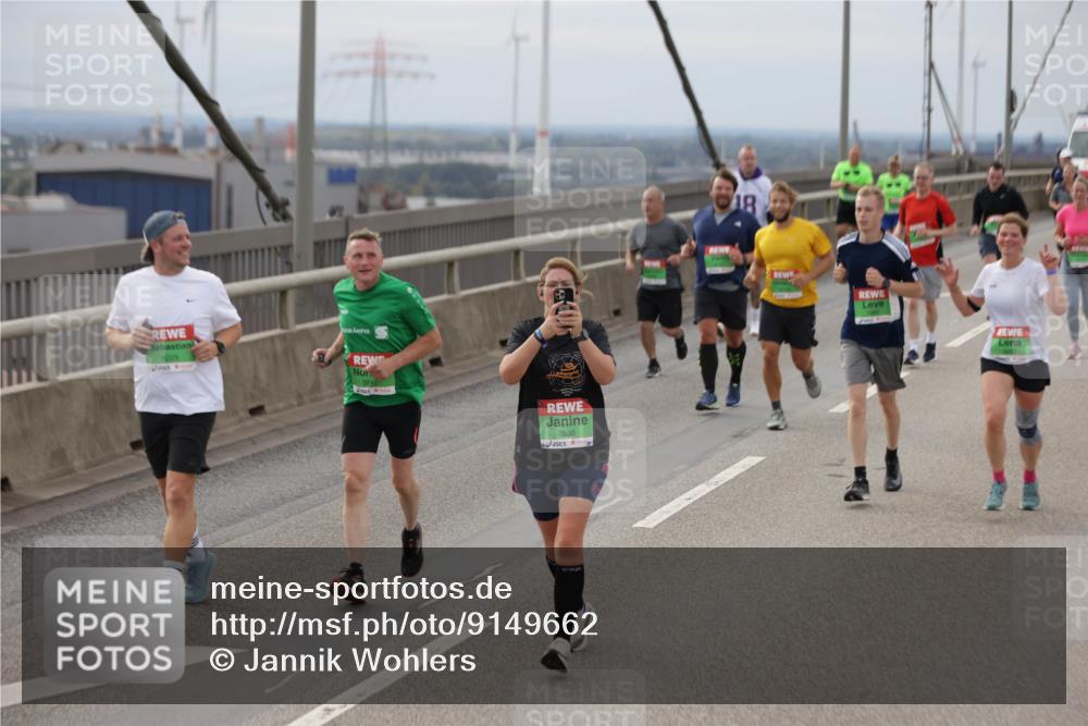 03.10.2025 - Köhlbrandbrückenlauf Jannik Wohlers http://msf.ph/oto/9149662 03.10.2025 15:54:26 Position 1 9225, 9610, 7538 meine-sportfotos.de