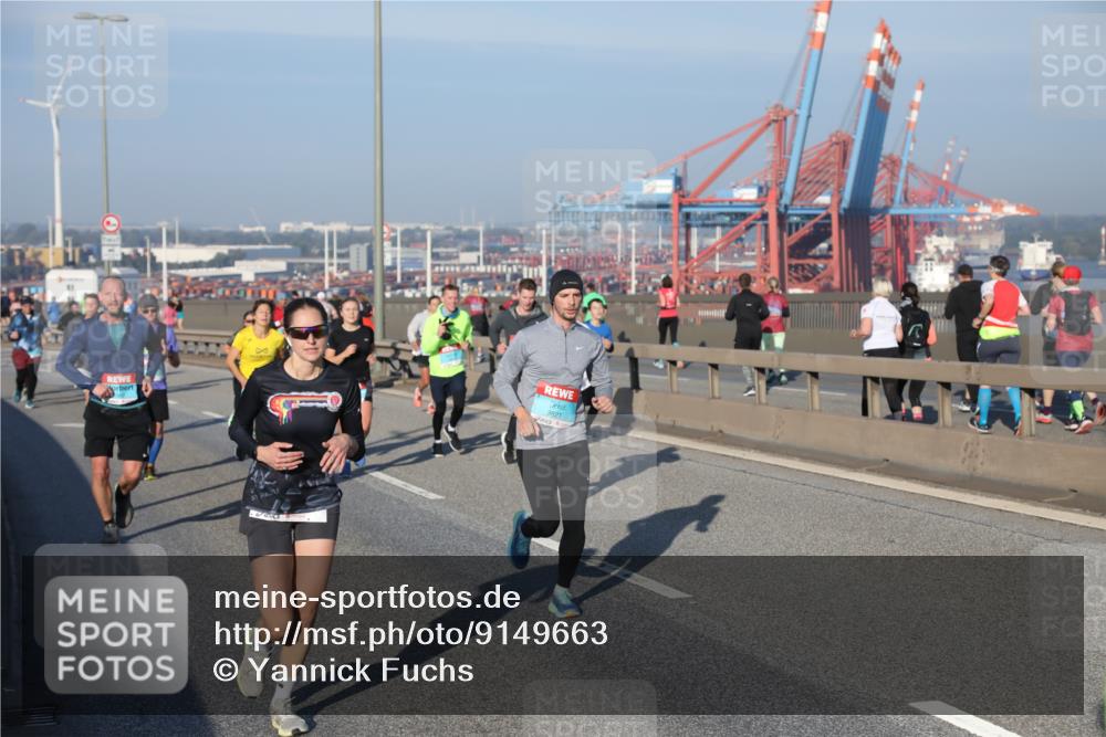 03.10.2025 - Köhlbrandbrückenlauf Yannick Fuchs http://msf.ph/oto/9149663 03.10.2025 08:41:21 Position 2 3821 meine-sportfotos.de
