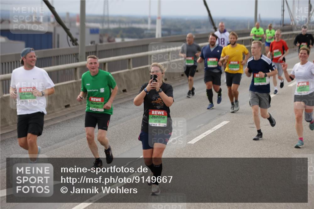 03.10.2025 - Köhlbrandbrückenlauf Jannik Wohlers http://msf.ph/oto/9149667 03.10.2025 15:54:26 Position 1 9225, 9610, 7538 meine-sportfotos.de