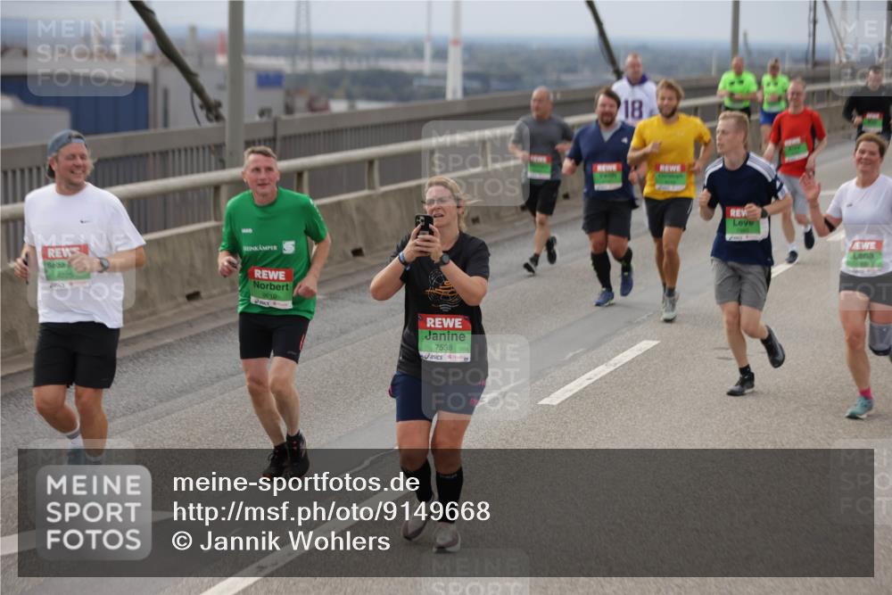03.10.2025 - Köhlbrandbrückenlauf Jannik Wohlers http://msf.ph/oto/9149668 03.10.2025 15:54:26 Position 1 9025, 9610, 7538, 18 meine-sportfotos.de