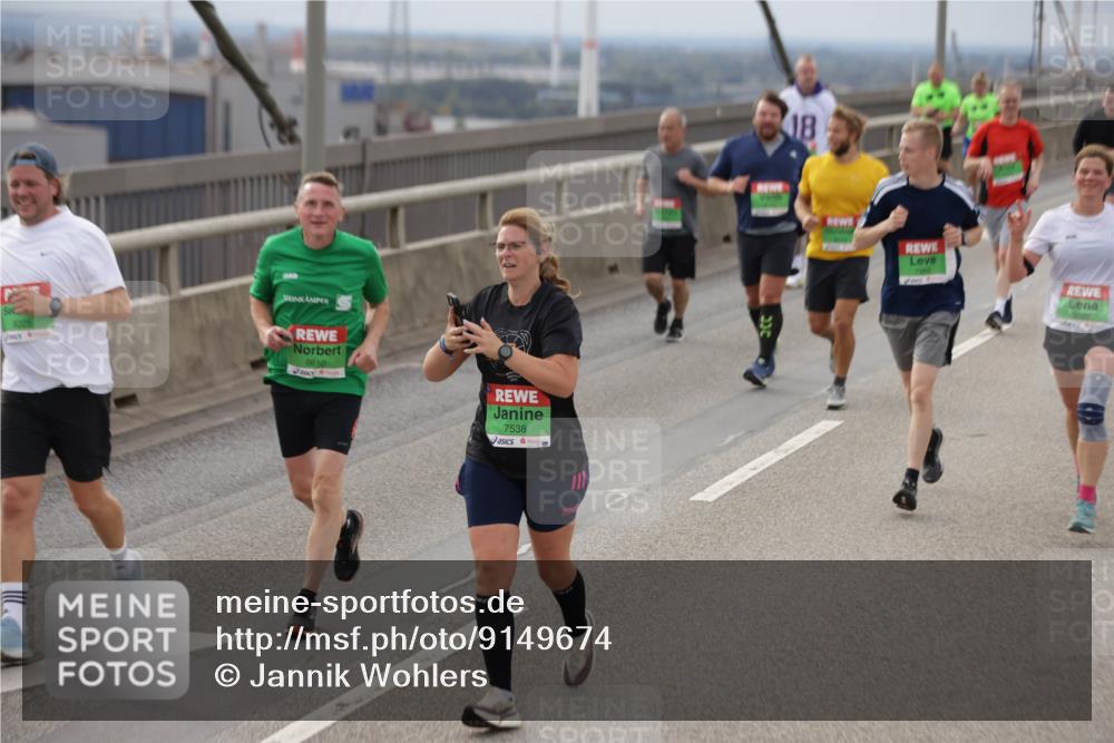 03.10.2025 - Köhlbrandbrückenlauf Jannik Wohlers http://msf.ph/oto/9149674 03.10.2025 15:54:26 Position 1 9610, 7538, 18, 9222 meine-sportfotos.de