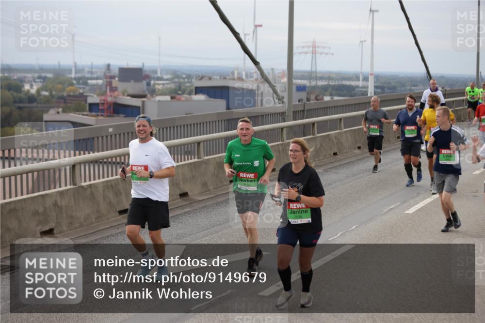 03.10.2025 - Köhlbrandbrückenlauf Jannik Wohlers http://msf.ph/oto/9149679 03.10.2025 15:54:27 Position 1 9225, 9610, 7538 meine-sportfotos.de