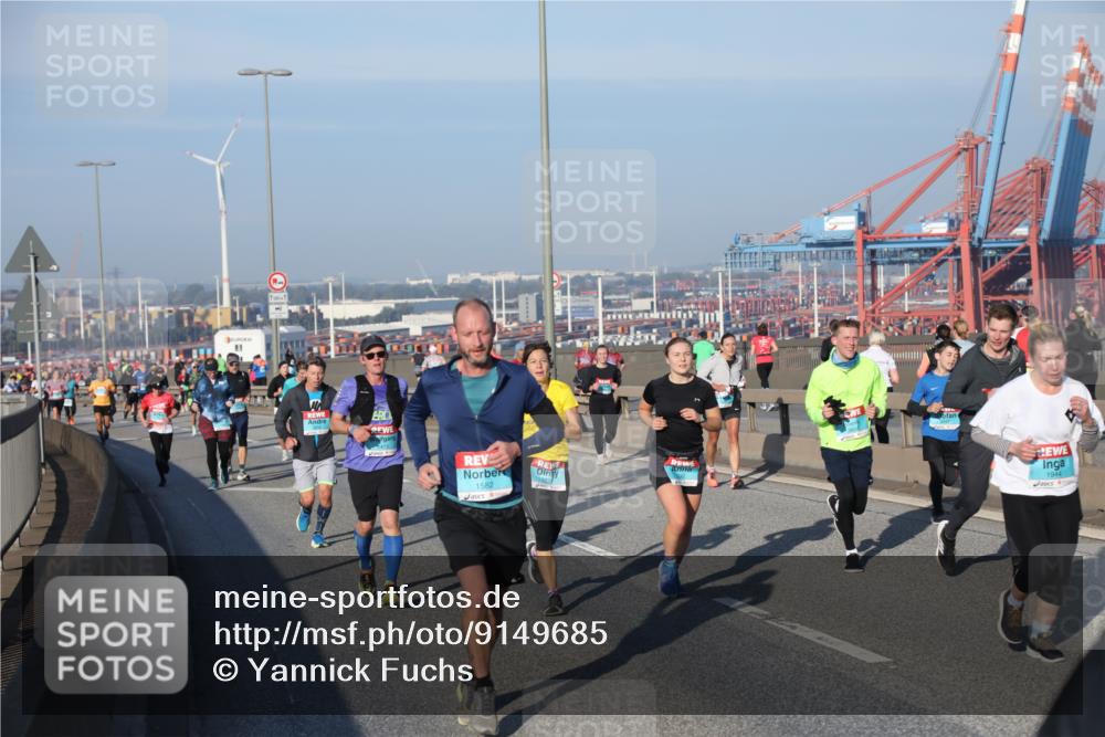 03.10.2025 - Köhlbrandbrückenlauf Yannick Fuchs http://msf.ph/oto/9149685 03.10.2025 08:41:23 Position 2 500, 1944, 1582 meine-sportfotos.de