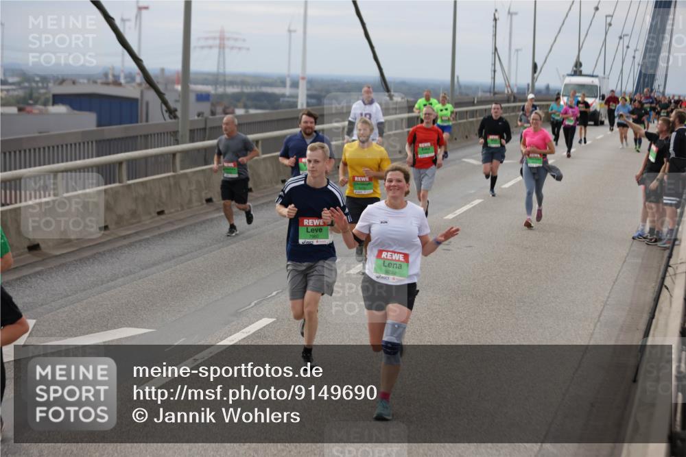 03.10.2025 - Köhlbrandbrückenlauf Jannik Wohlers http://msf.ph/oto/9149690 03.10.2025 15:54:28 Position 1 7960, 9222 meine-sportfotos.de