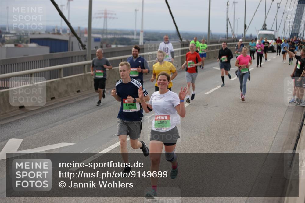 03.10.2025 - Köhlbrandbrückenlauf Jannik Wohlers http://msf.ph/oto/9149699 03.10.2025 15:54:28 Position 1 7960, 18, 9222 meine-sportfotos.de