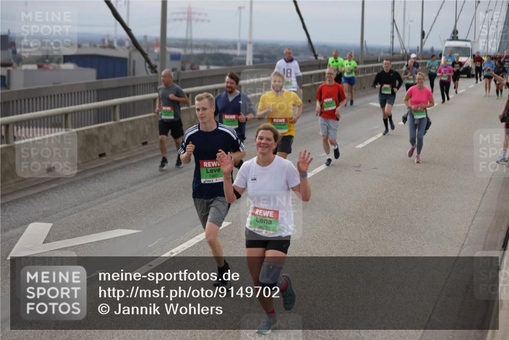 03.10.2025 - Köhlbrandbrückenlauf Jannik Wohlers http://msf.ph/oto/9149702 03.10.2025 15:54:28 Position 1 7960, 9222 meine-sportfotos.de