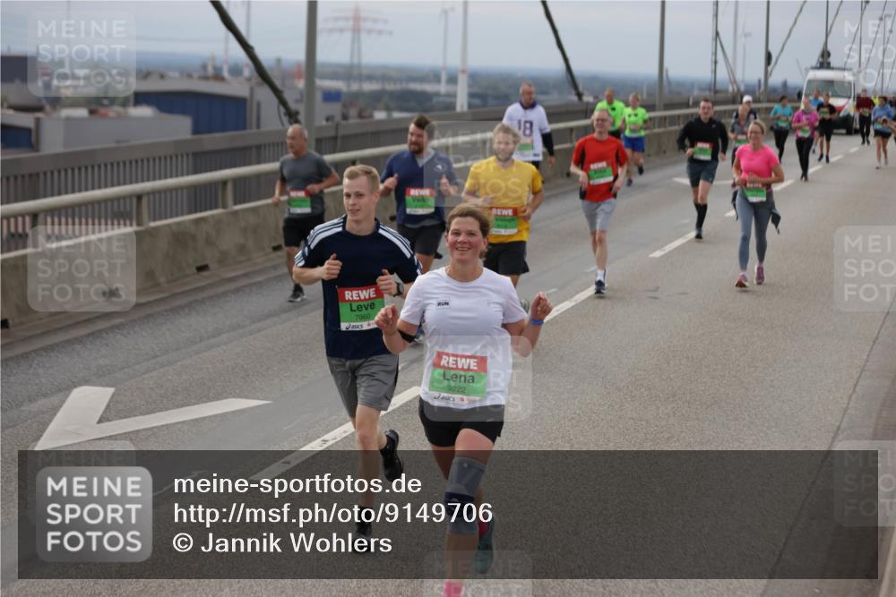 03.10.2025 - Köhlbrandbrückenlauf Jannik Wohlers http://msf.ph/oto/9149706 03.10.2025 15:54:29 Position 1 7960, 9222, 18 meine-sportfotos.de