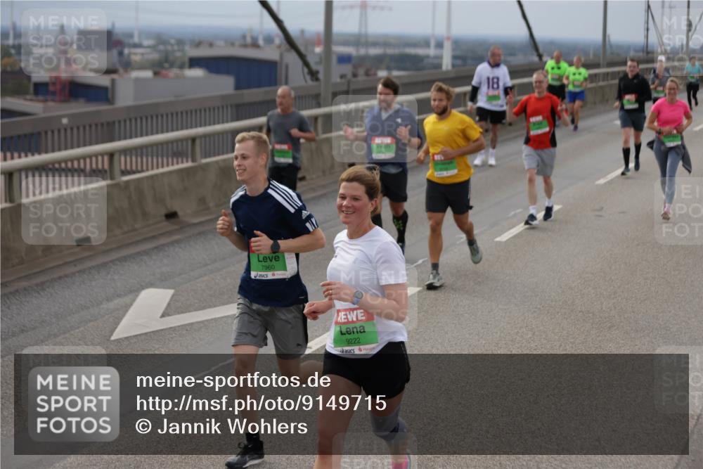 03.10.2025 - Köhlbrandbrückenlauf Jannik Wohlers http://msf.ph/oto/9149715 03.10.2025 15:54:29 Position 1 7960, 9222, 18 meine-sportfotos.de
