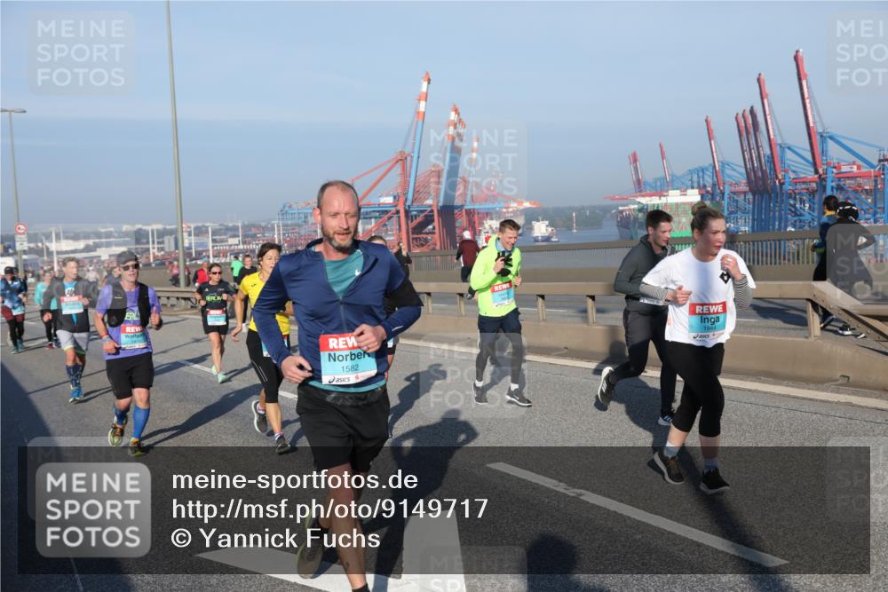 03.10.2025 - Köhlbrandbrückenlauf Yannick Fuchs http://msf.ph/oto/9149717 03.10.2025 08:41:25 Position 2 1582, 1944 meine-sportfotos.de