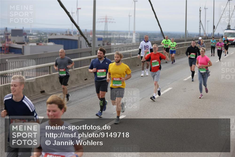 03.10.2025 - Köhlbrandbrückenlauf Jannik Wohlers http://msf.ph/oto/9149718 03.10.2025 15:54:29 Position 1 7960, 8119, 18 meine-sportfotos.de