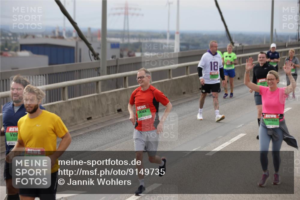 03.10.2025 - Köhlbrandbrückenlauf Jannik Wohlers http://msf.ph/oto/9149735 03.10.2025 15:54:31 Position 1 810, 8119, 8460, 18, 8810 meine-sportfotos.de
