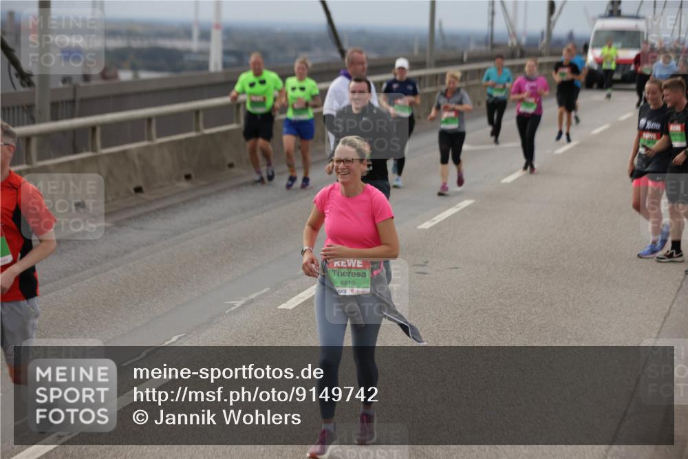 03.10.2025 - Köhlbrandbrückenlauf Jannik Wohlers http://msf.ph/oto/9149742 03.10.2025 15:54:31 Position 1 8810 meine-sportfotos.de
