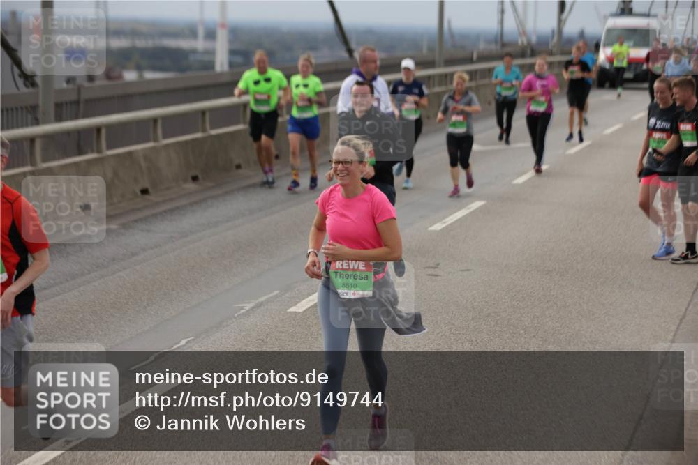 03.10.2025 - Köhlbrandbrückenlauf Jannik Wohlers http://msf.ph/oto/9149744 03.10.2025 15:54:31 Position 1 8810 meine-sportfotos.de