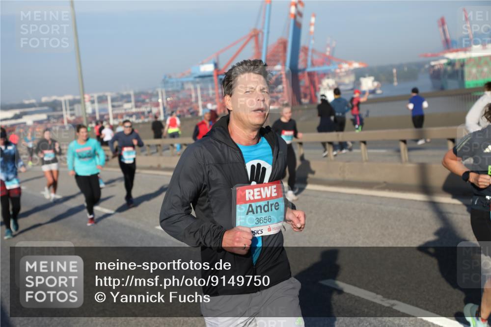 03.10.2025 - Köhlbrandbrückenlauf Yannick Fuchs http://msf.ph/oto/9149750 03.10.2025 08:41:29 Position 2 3656 meine-sportfotos.de