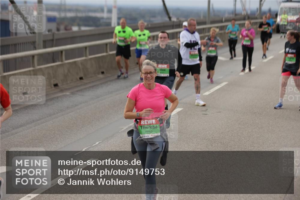 03.10.2025 - Köhlbrandbrückenlauf Jannik Wohlers http://msf.ph/oto/9149753 03.10.2025 15:54:32 Position 1 8810 meine-sportfotos.de